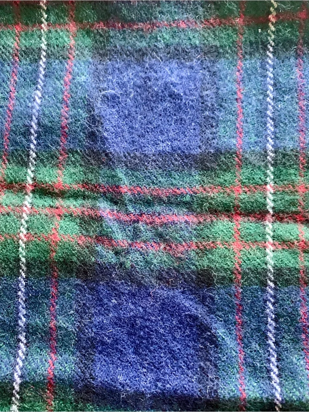Geoffrey Beene Adult Blue and Green Tartan Fringe Scarf 100% Lambs Wool